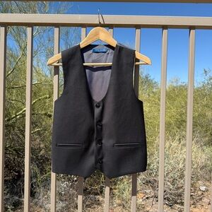 ⬇️NWOT. Perry Ellis Boy Black Vest